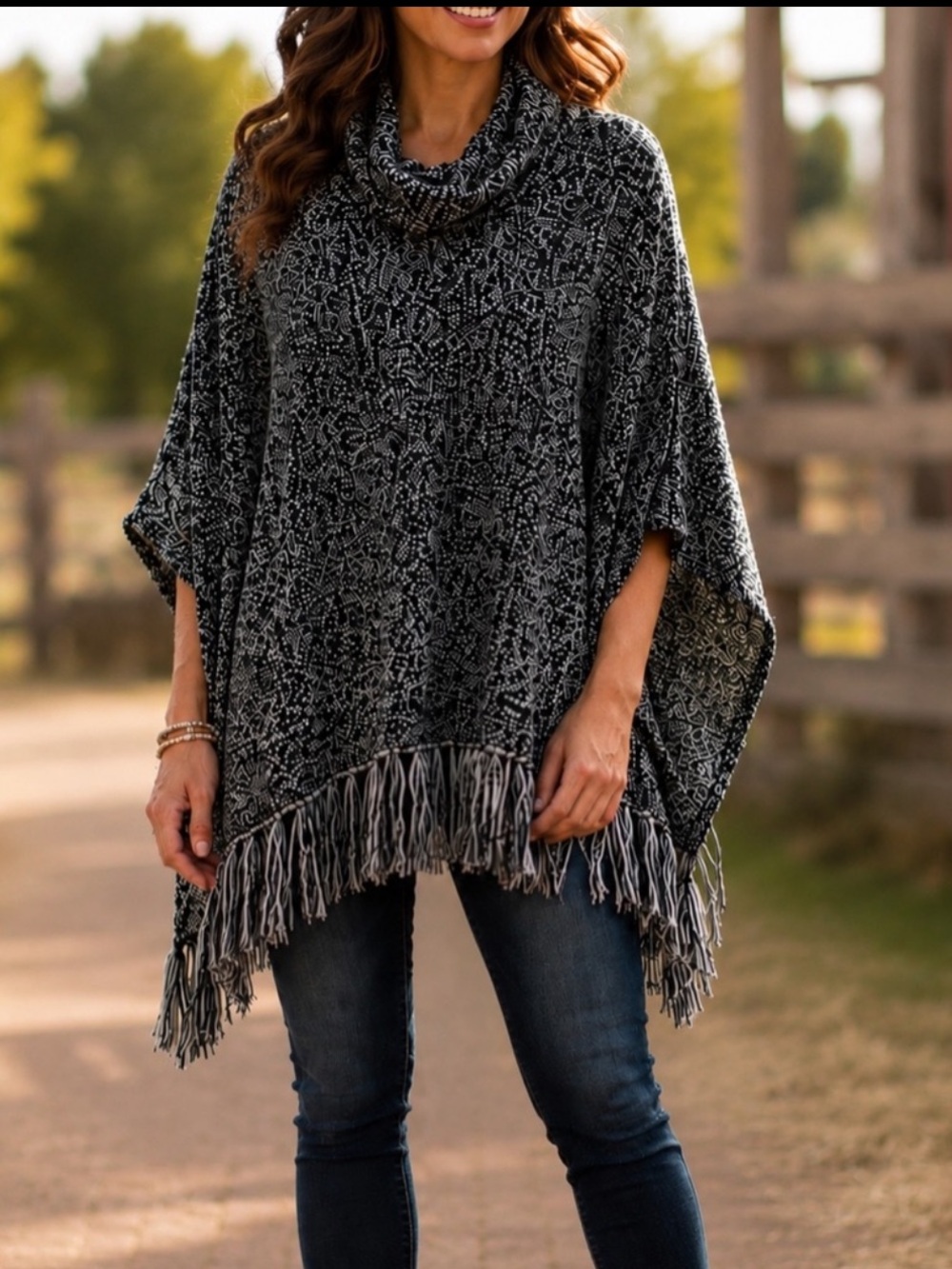 White House Black Market Black & White Fringe Cowl Neck Poncho S/M Cozy Knit Lik